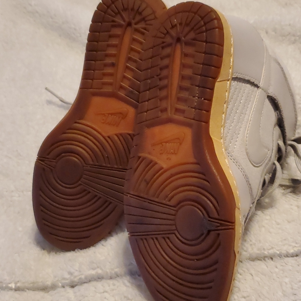 Shoes - Picture 3 of 3